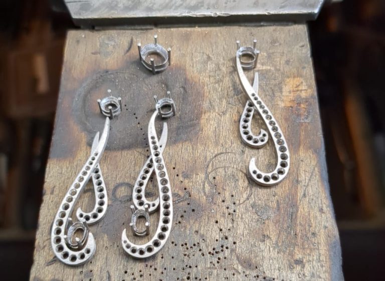 jewellery workshop bench. Pink sapphire suite